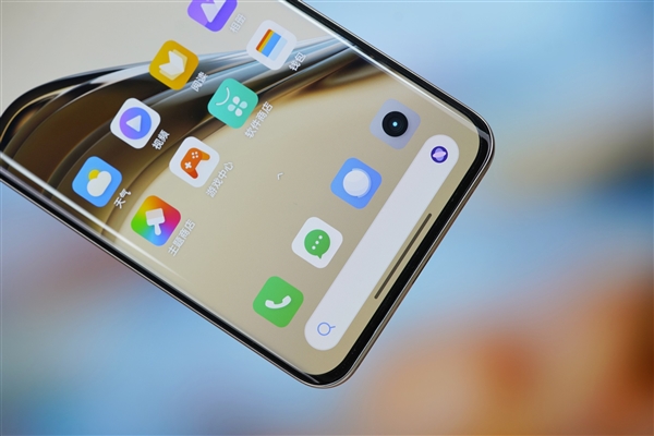 首發(fā)全新索尼超光影潛望長焦！真我13 Pro+圖賞