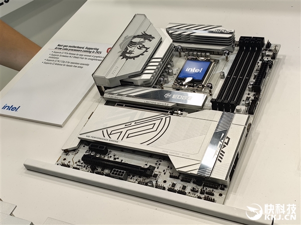 微星展示四款酷睿Ultra 200V筆記本：13-16寸全都有、輕至990克