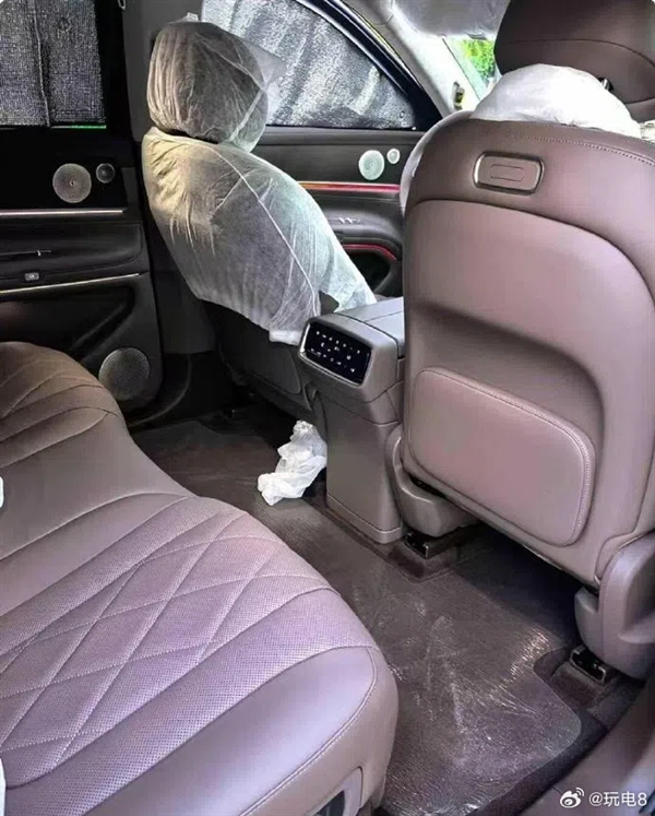 疑問(wèn)界M9五座版實(shí)車曝光：庫(kù)里南同款“攬境座椅”首次公開(kāi)