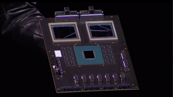 單卡功耗達(dá)2700W！NVIDIA Blackwell GPU服務(wù)器12月初發(fā)貨