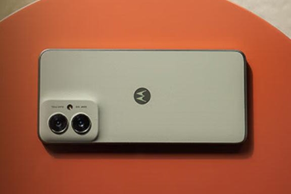 千元機掀起AI普及風(fēng)暴！聯(lián)想moto g55預(yù)售：1299元起