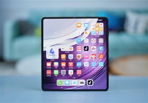 遙遙領(lǐng)先！華為折疊屏手機份額連續(xù)五年中國第一：萬元以上高端市場占比高達85%