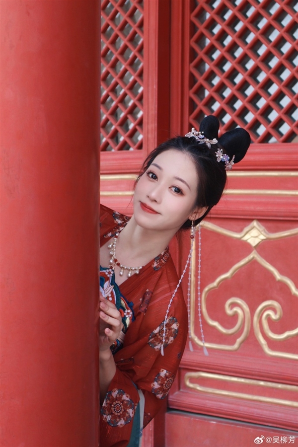 粉絲量超630萬(wàn)！體操冠軍網(wǎng)紅吳柳芳開(kāi)通微博 曬美照大量網(wǎng)友支持