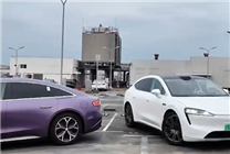 智界R7和S7自動泊車搶同一個車位：小藝左右博弈 R7兩局全勝