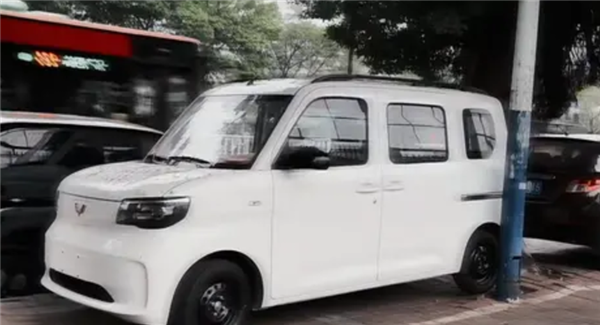 中國(guó)人自己的K-car！全新五菱之光EV亮相街頭：預(yù)計(jì)明年上市開(kāi)售
