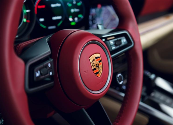 普及放緩 銷(xiāo)量大跌：曝保時(shí)捷將重新評(píng)估電動(dòng)汽車(chē)計(jì)劃