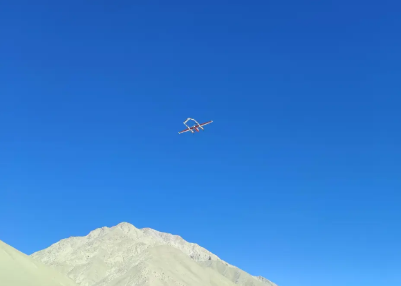 海拔3500米起飛！我國首次在昆侖山完成無人機增雪作業(yè)實驗