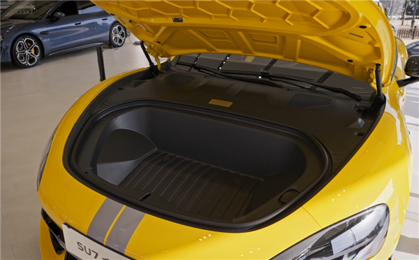 看完小米SU7 Ultra的實(shí)車：我覺得賣80萬真不算貴