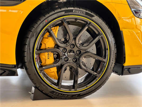 看完小米SU7 Ultra的實(shí)車：我覺得賣80萬真不算貴