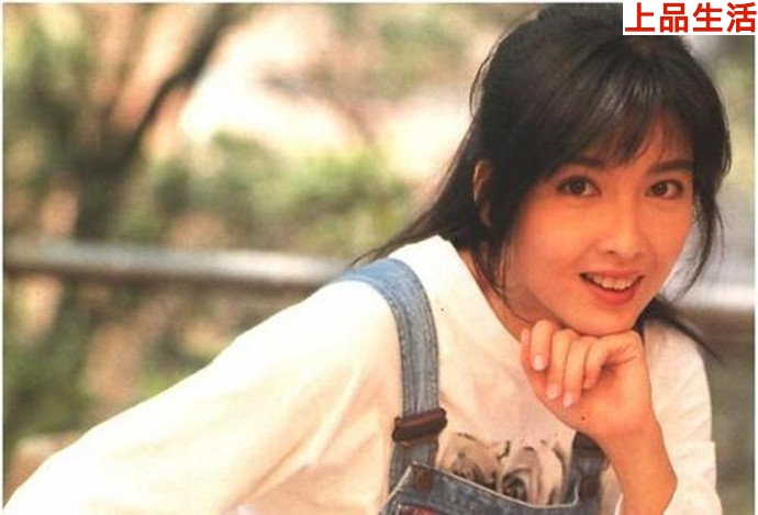 香港娛樂(lè)圈公認(rèn)的清純女神周慧敏