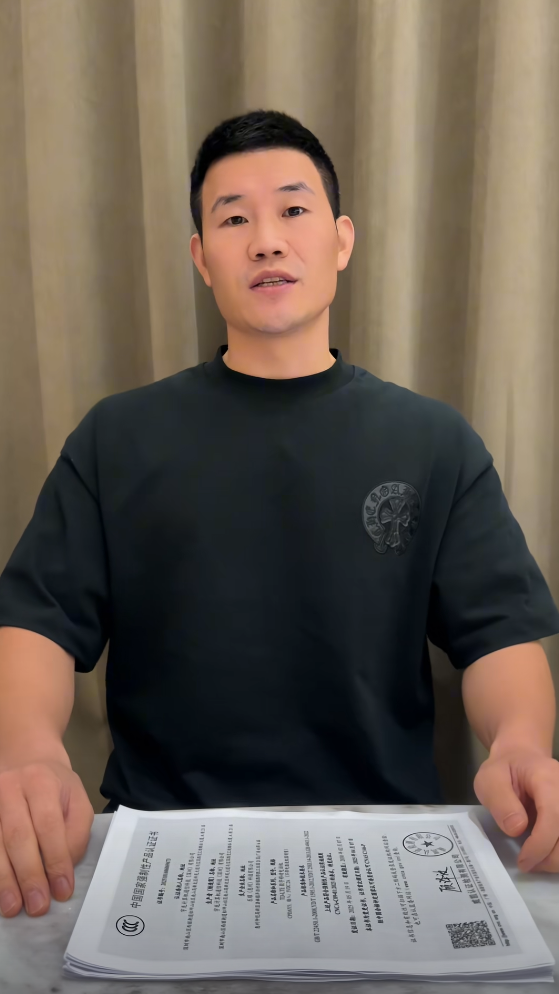 嘎子哥回應(yīng)所售699元酷派手機爭議：各種資質(zhì)齊全才上架
