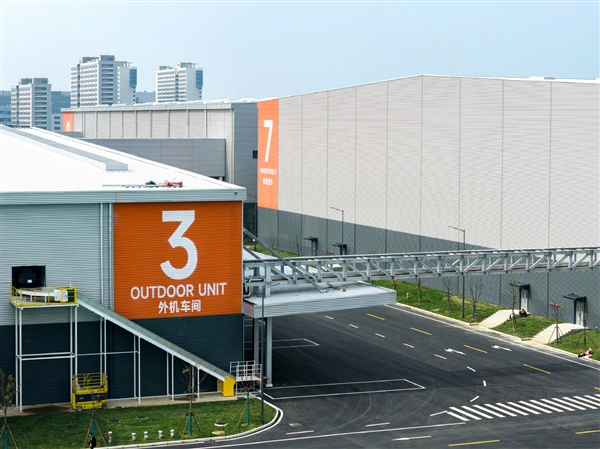 誰再說我是“組裝廠”！今天小米集齊三大工廠：手機、汽車和大家電全部自己生產(chǎn)